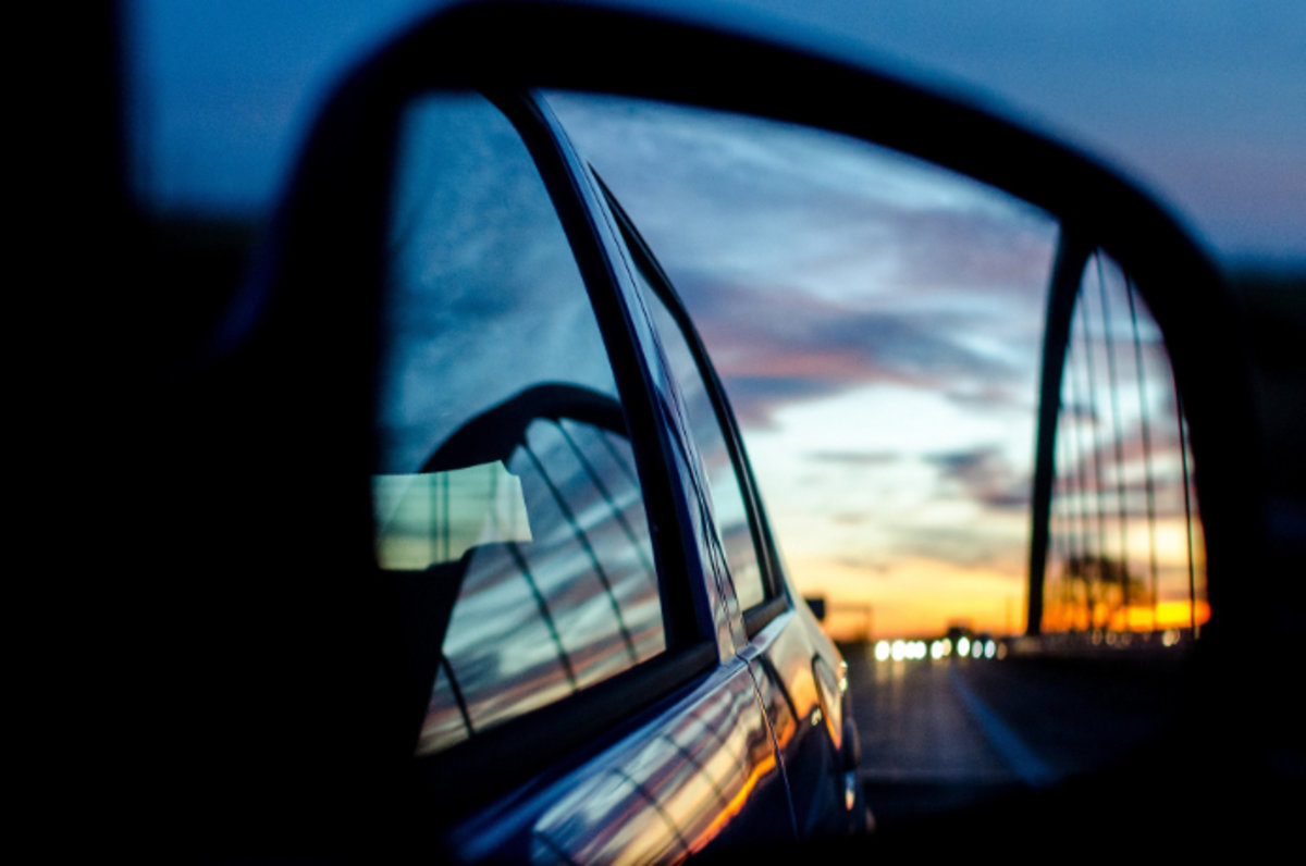 Fahren mit kaputtem Außenspiegel – das müssen Sie wissen